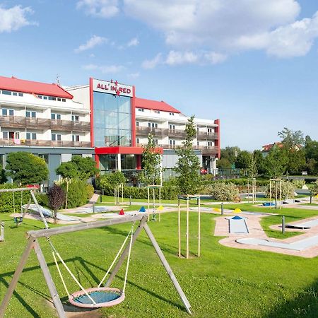 All In Red Thermenhotel Луцмансбург Екстериор снимка