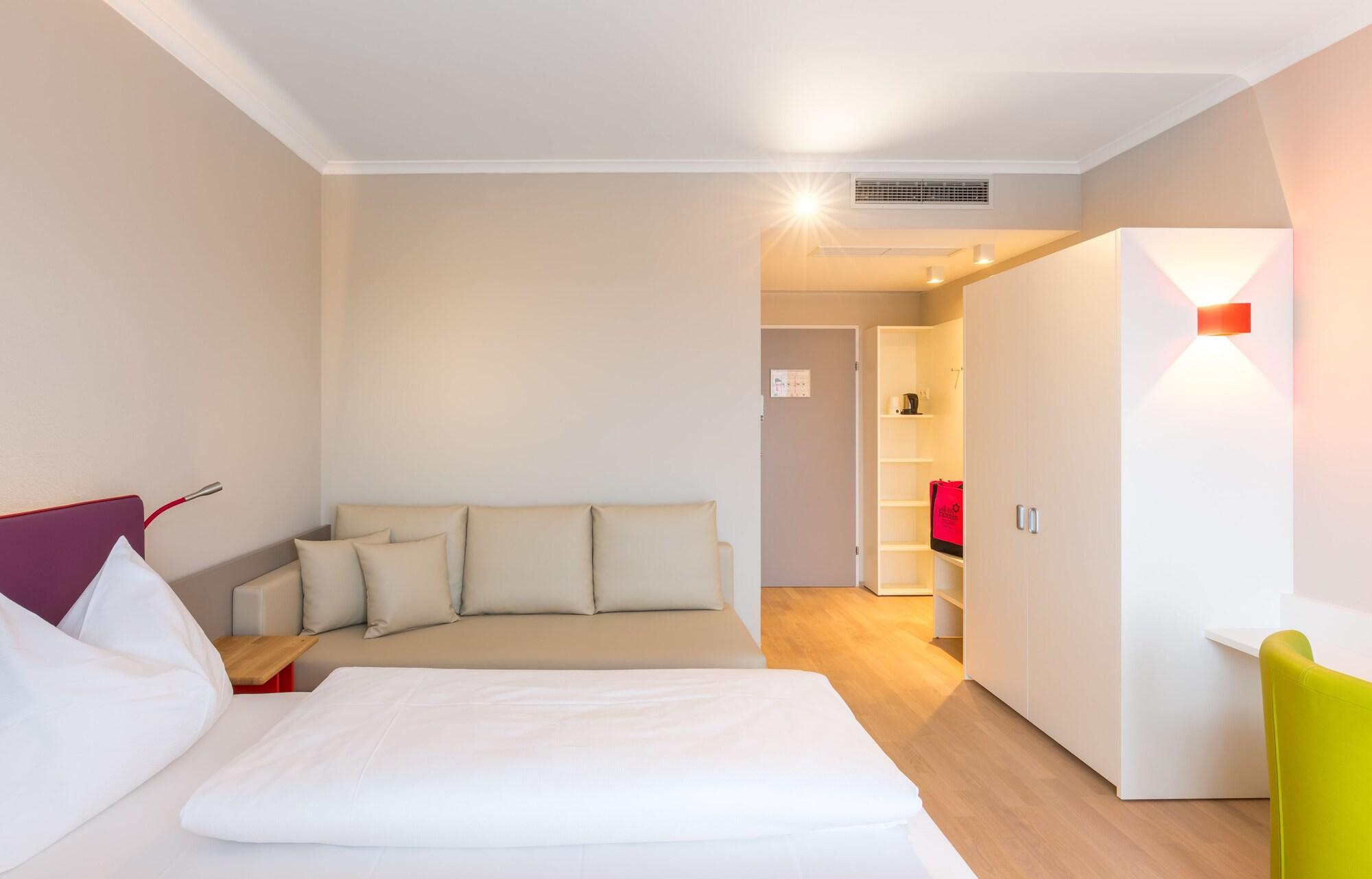 All In Red Thermenhotel Луцмансбург Екстериор снимка
