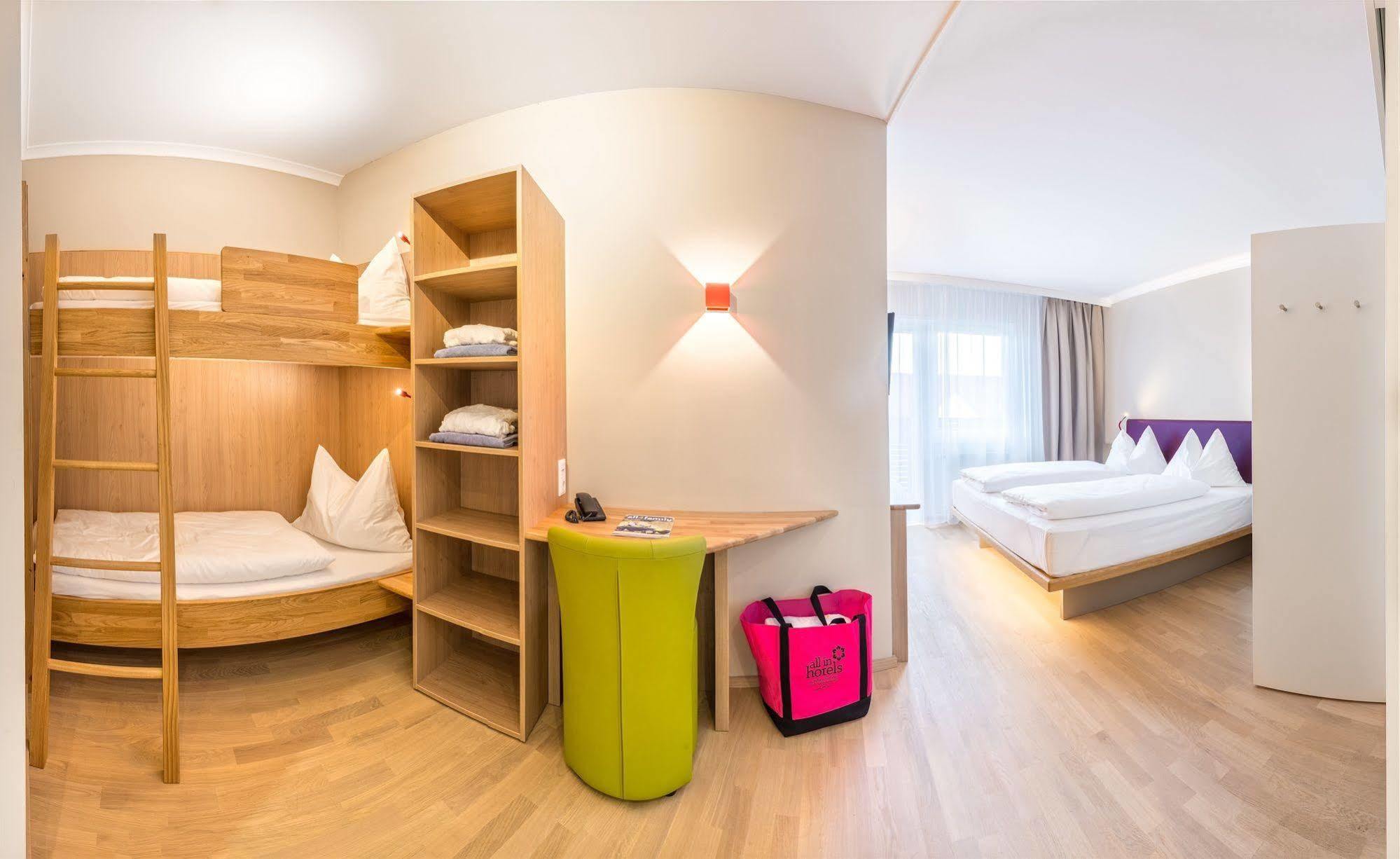 All In Red Thermenhotel Луцмансбург Екстериор снимка
